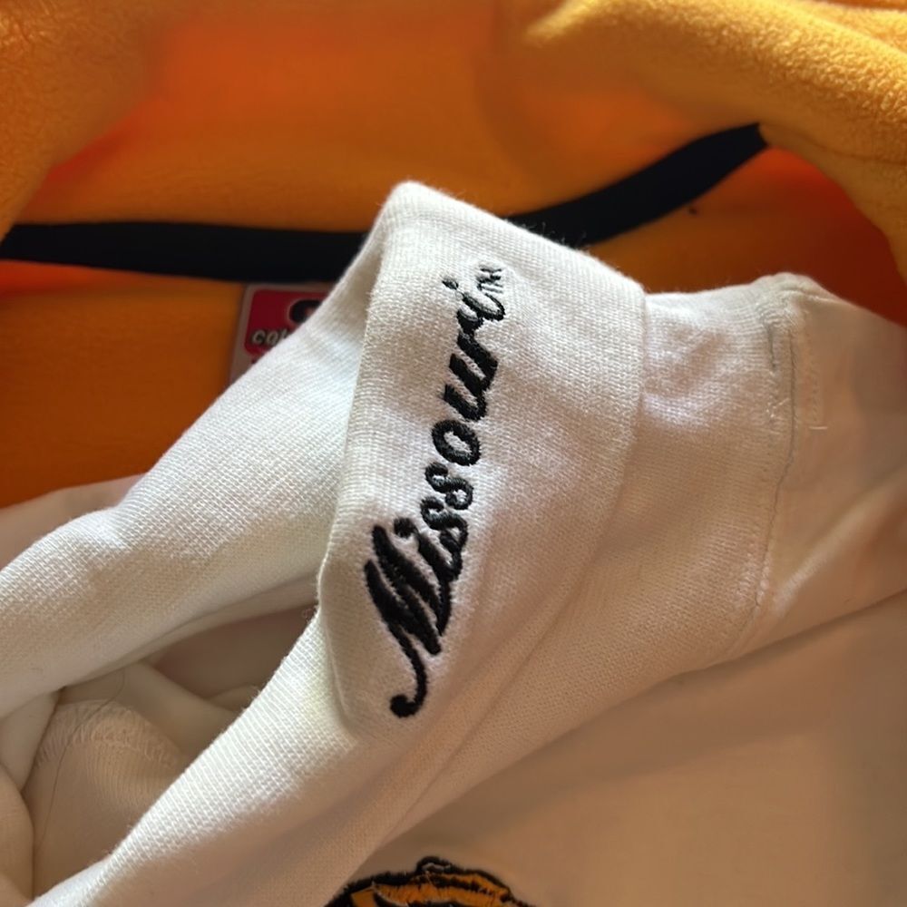 New Mizzou 2 piece vest/turtleneck - Picture 11 of 11